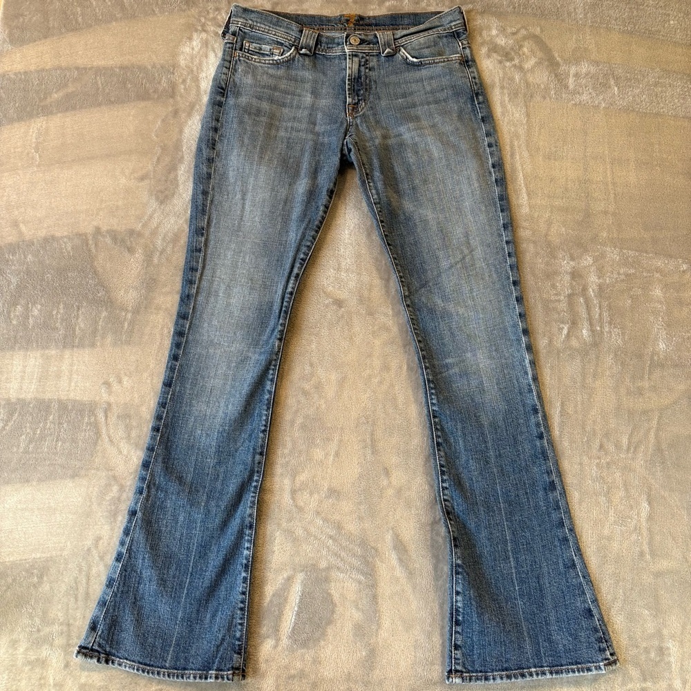 7 For All Mankind Distressed Bootcut Wmn’s sz 28